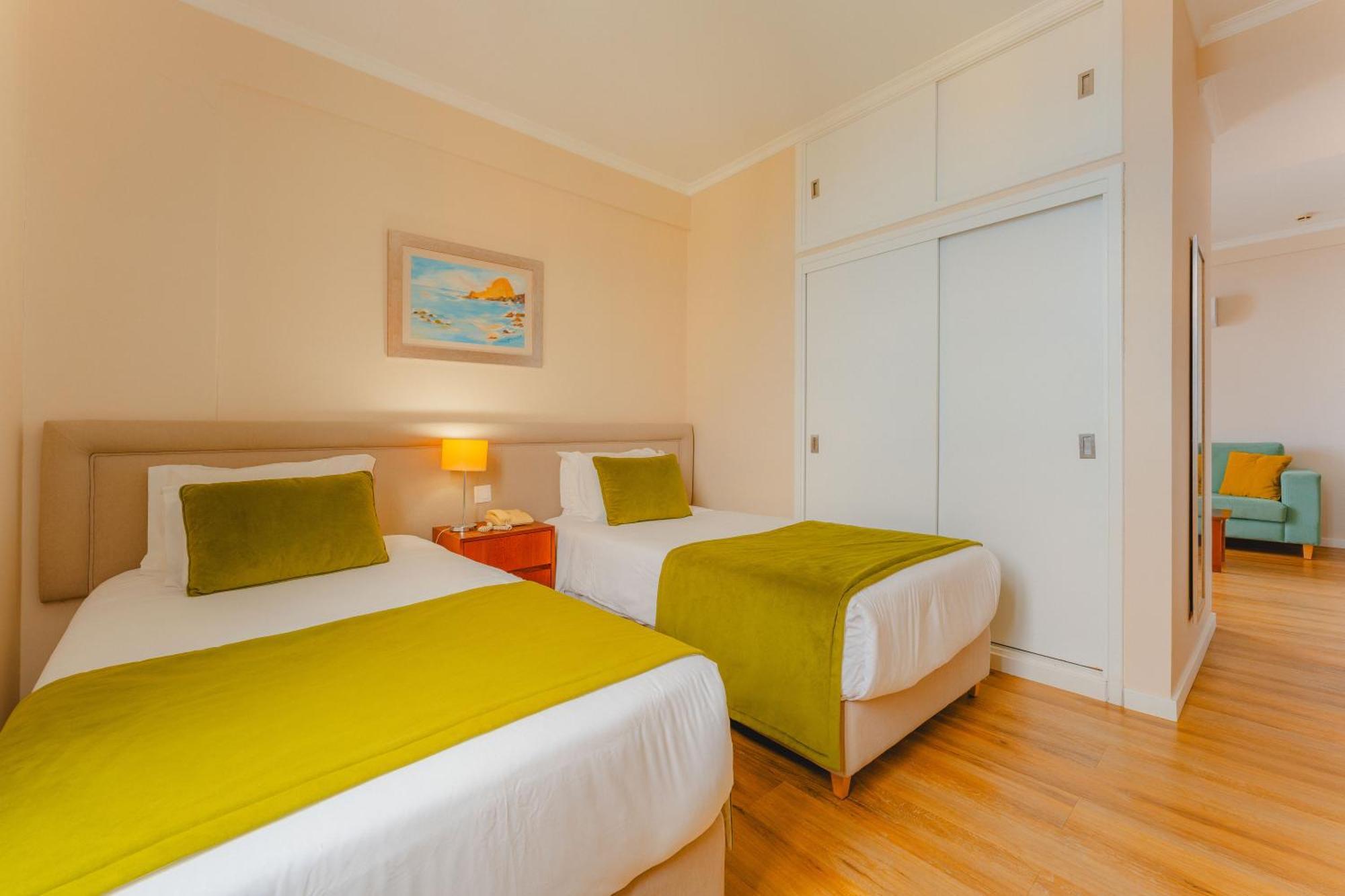Duas Torres Aparthotel 4*