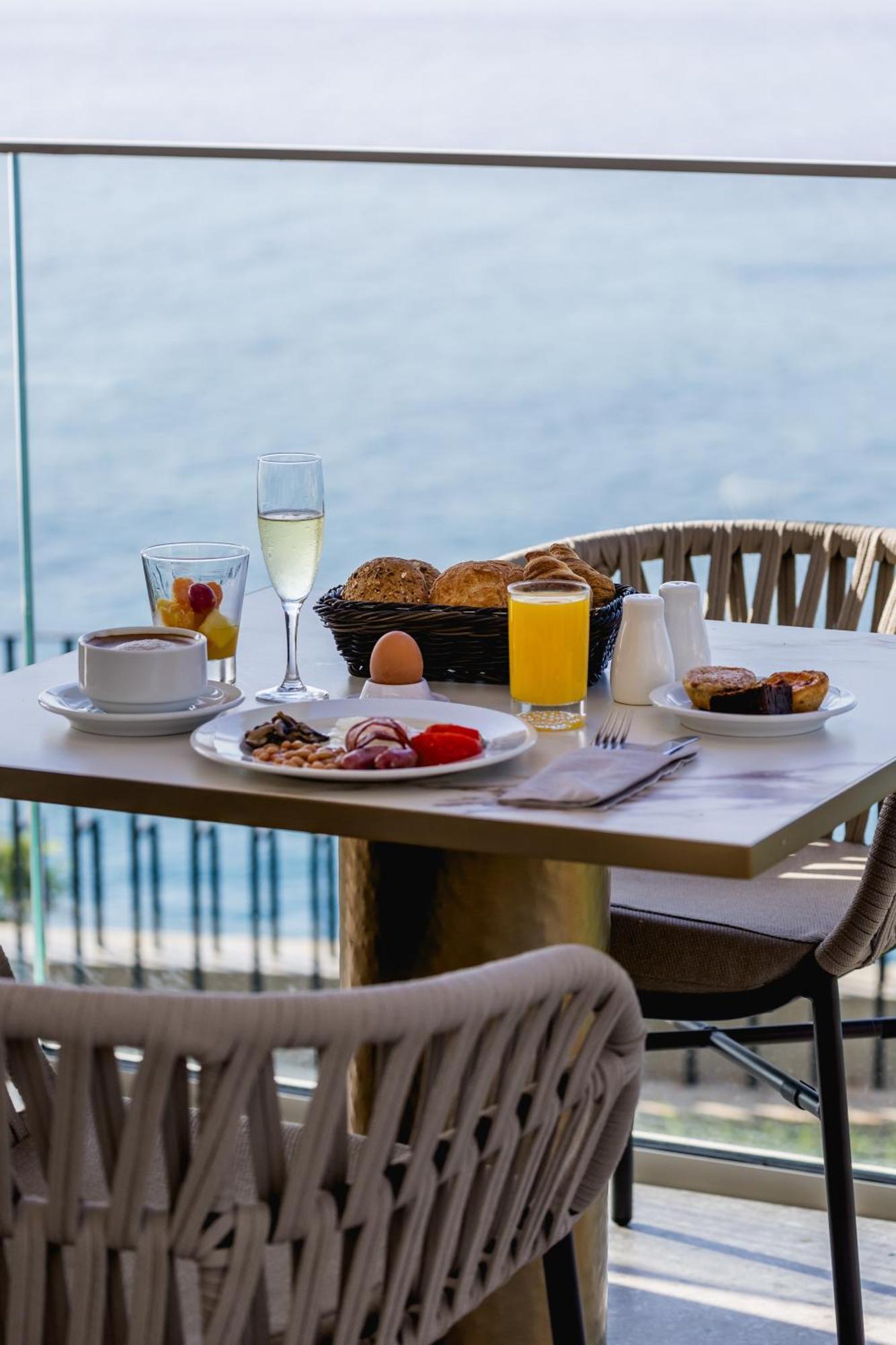 Duas Torres 4* Funchal (Madeira)